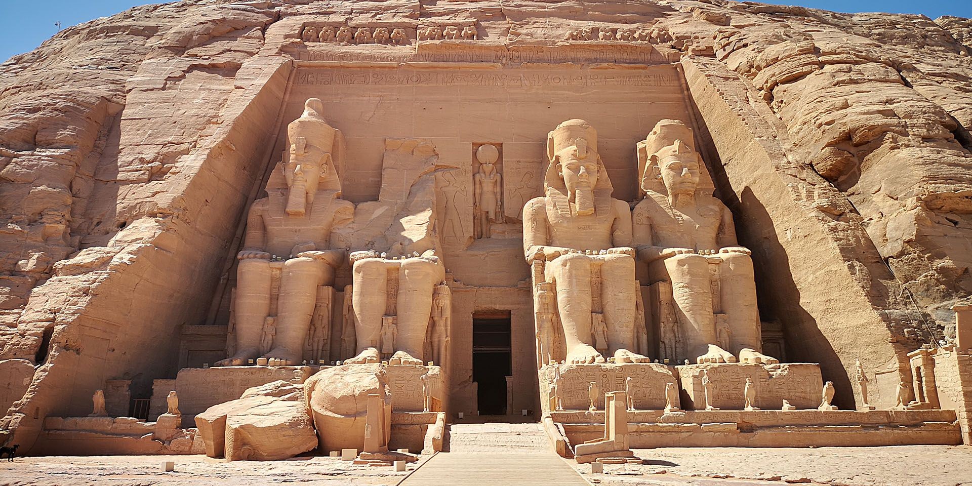 Crucero por el Nilo y Abu Simbel con Luz y Sonido