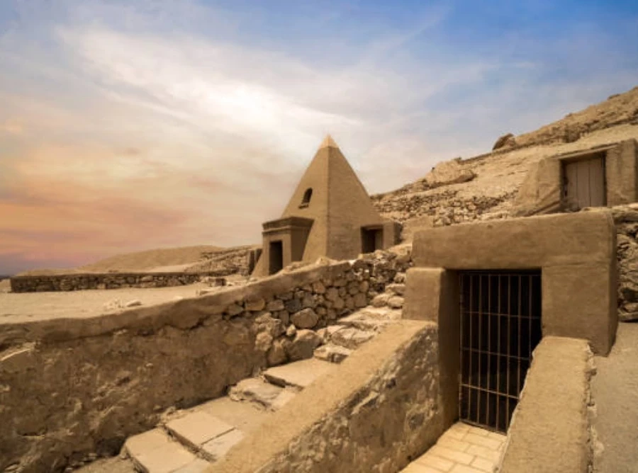 Visit to Medinet Habu, Deir El Medina and the Tombs of the Nobles